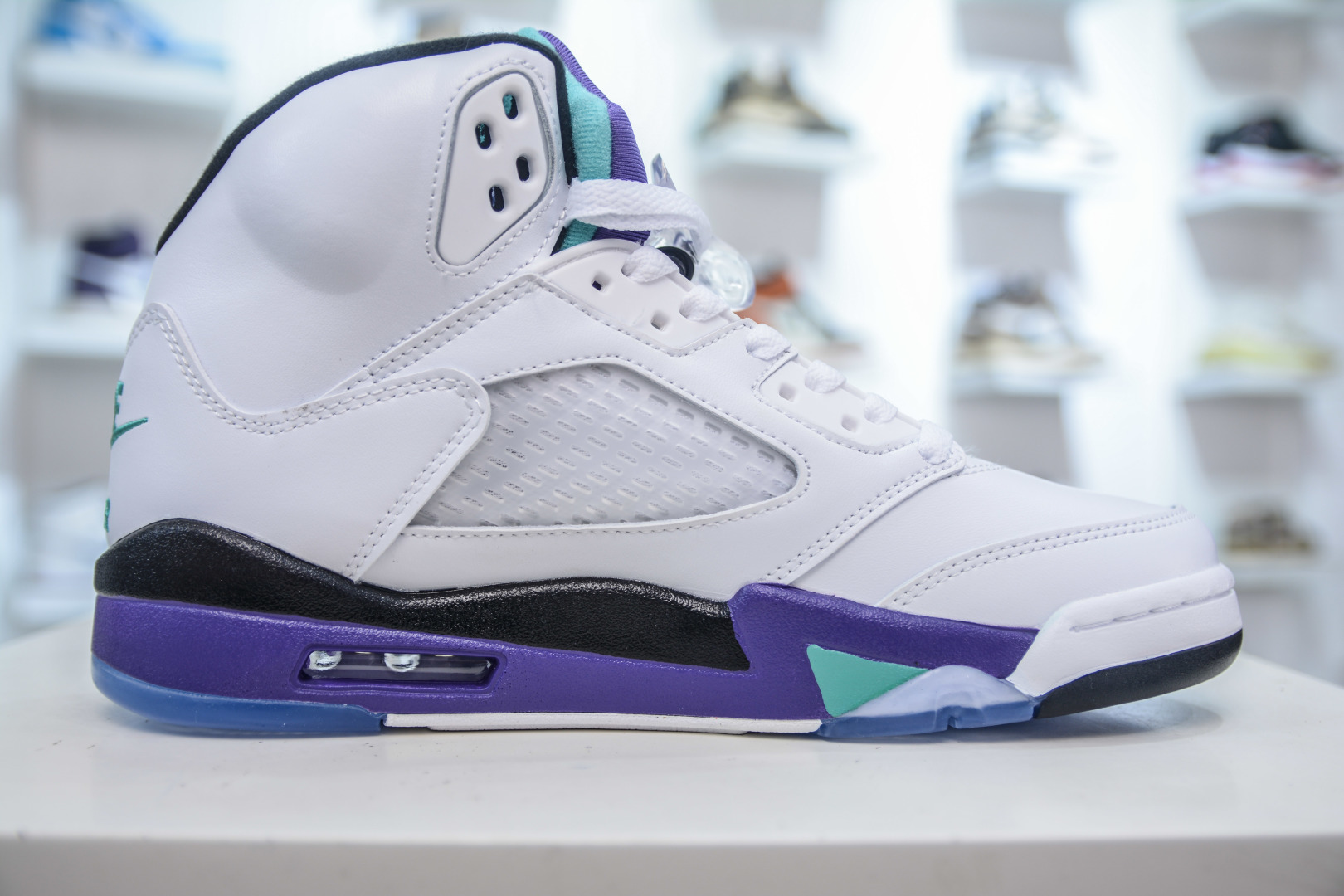 Air Jordan 5 Retro White Grape Ice: Premium Leather, Perfect Shoe Shape 4 cmp i1755624597016 6647 0 2