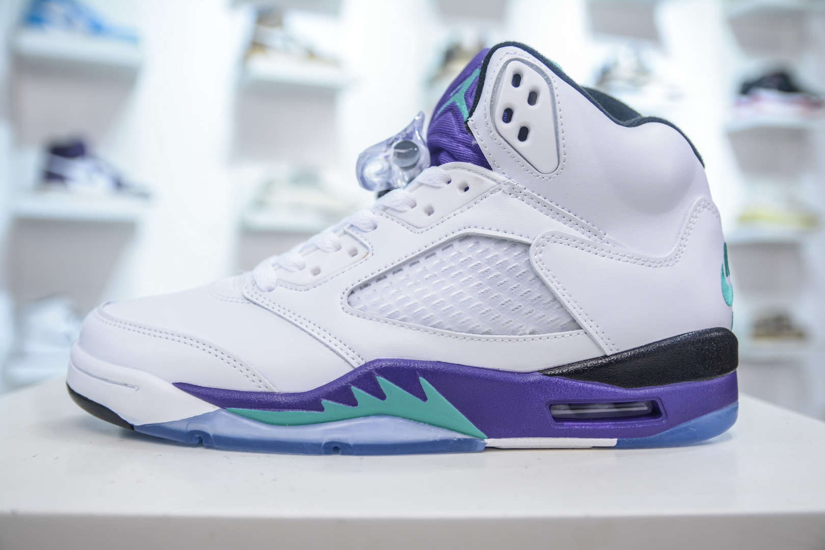 Air Jordan 5 Retro White Grape Ice: Premium Leather, Perfect Shoe Shape 2 cmp i1755624597016 9655 0 0