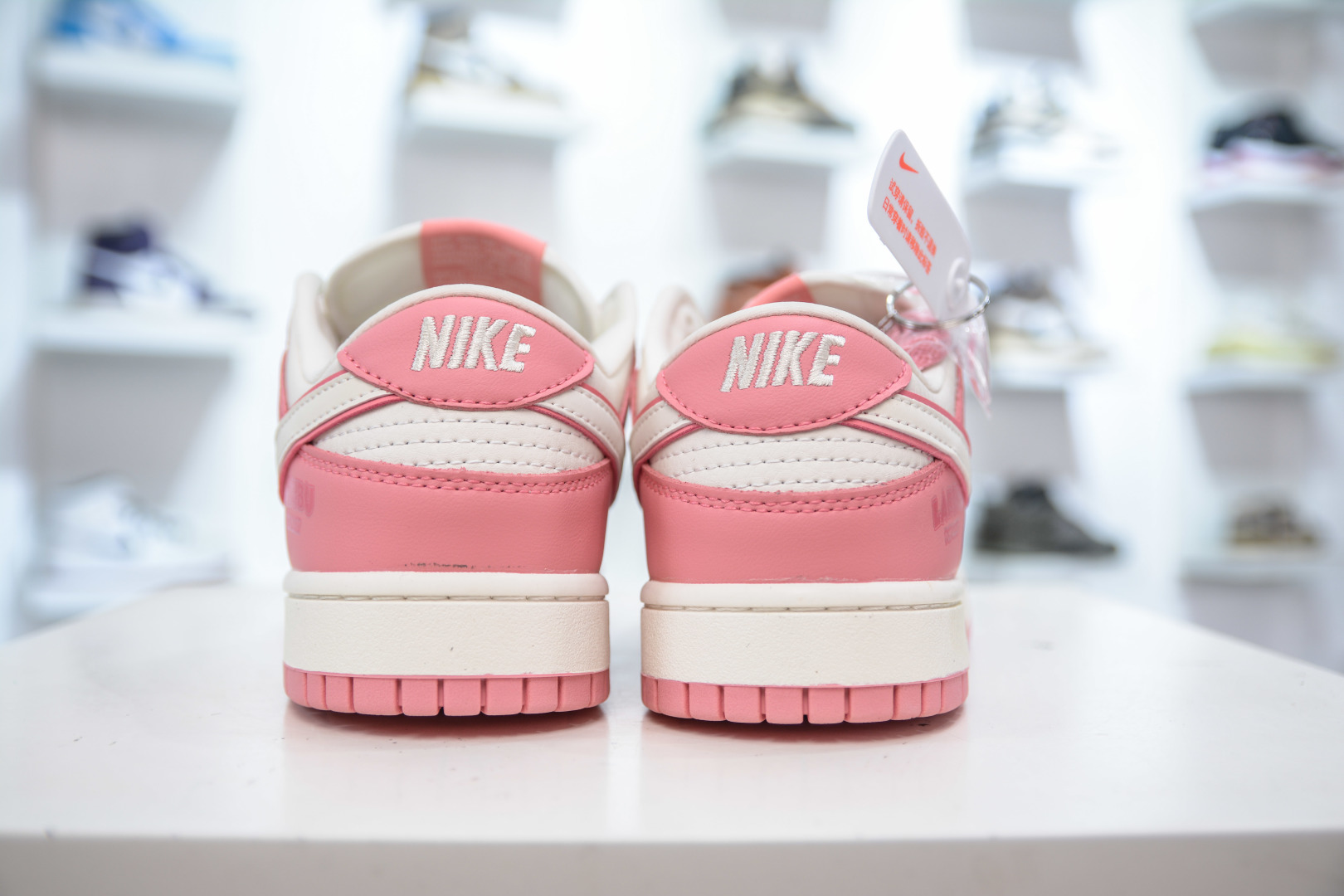 Nike SB Dunk Low x Labubu 拉布布联名-白粉 SR2025-008
