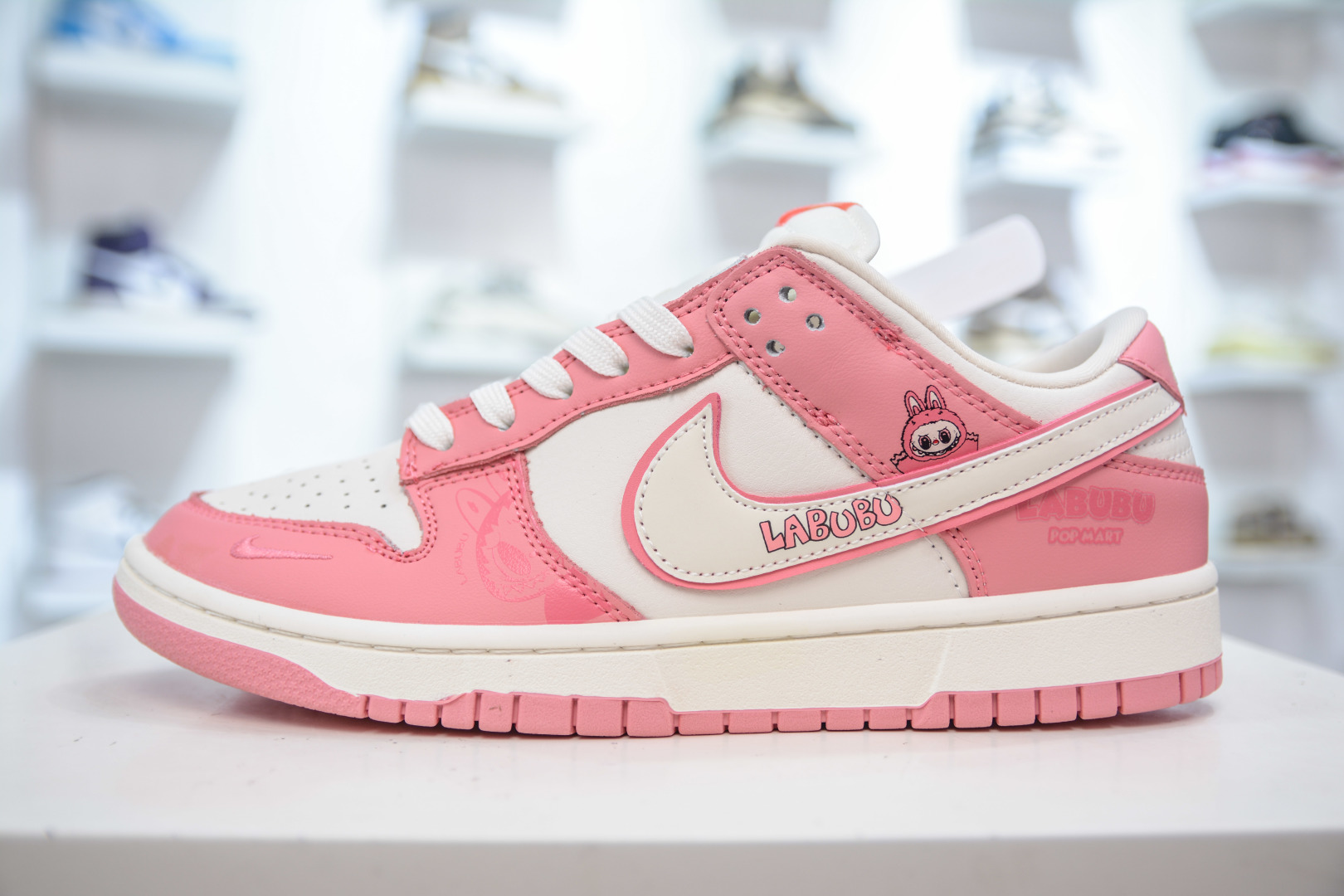 Nike SB Dunk Low x Labubu 拉布布联名-白粉 SR2025-008