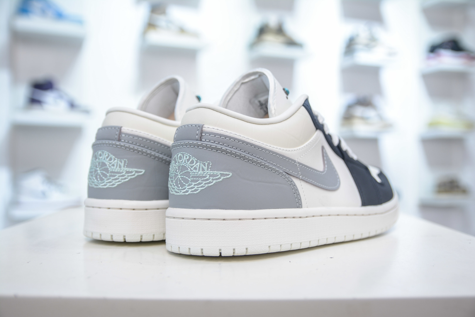 DT纯原 Air Jordan AJ1 Low 低帮 白灰黑 IO2242-101