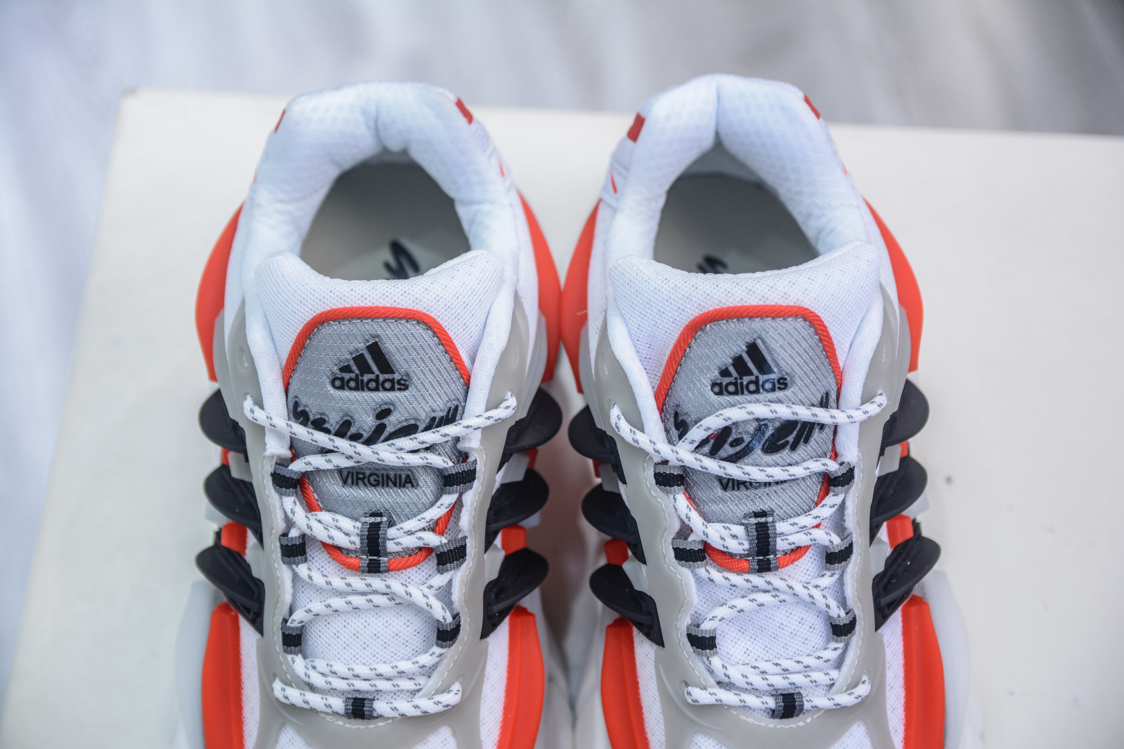 Pharrell x adidAdistar Jellyfish 低帮复古风老爹鞋 JP9271