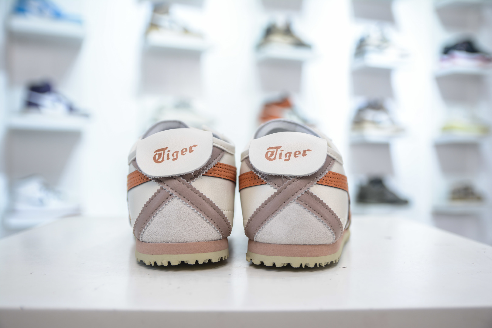 Asics Onitsuka Tiger Mexico 66 VIN - Premium Materials, Comfortable Fit 2 cmp i1755883372885 2438 0 1