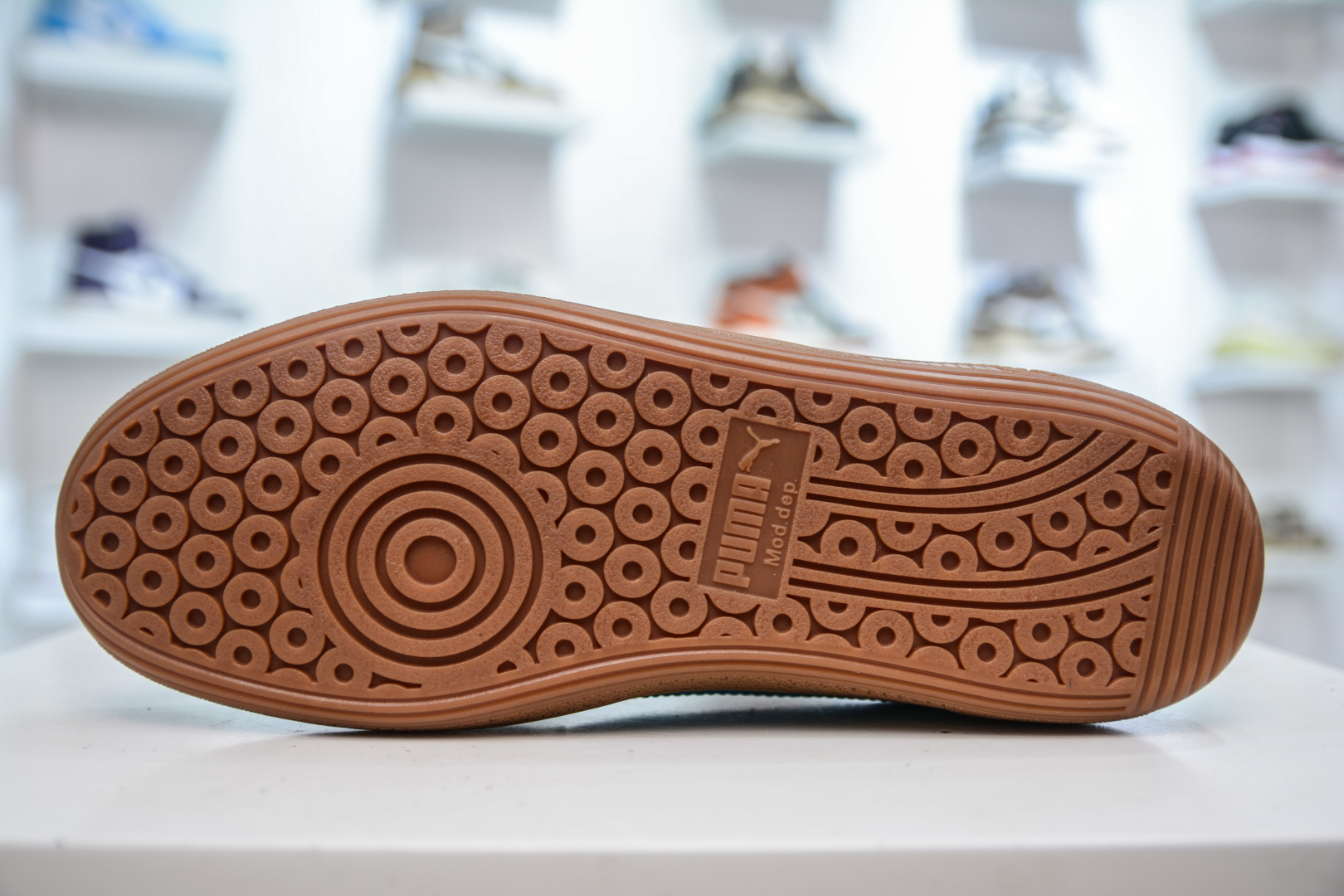 PUMA Palermo Leather Sneakers: Retro Style, Premium Comfort, and Versatile Design 5 cmp i1755883432025 6284 0 4