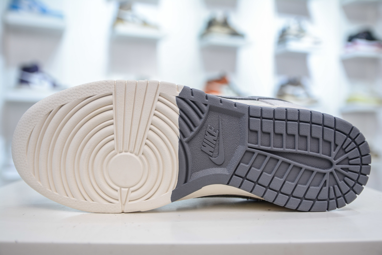 Nike SB Dunk Low x Louis Vuitton White Grey Premium Leather Sneakers 6 cmp i1755883987172 1371 0 4