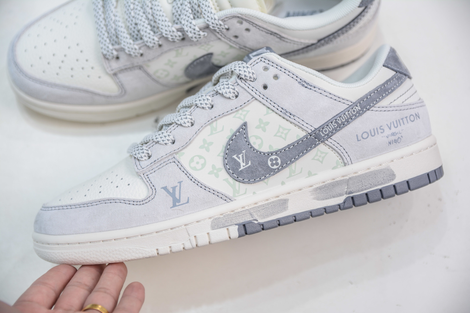 Nike SB Dunk Low x Louis Vuitton White Grey Premium Leather Sneakers 8 cmp i1755883987172 7371 0 6