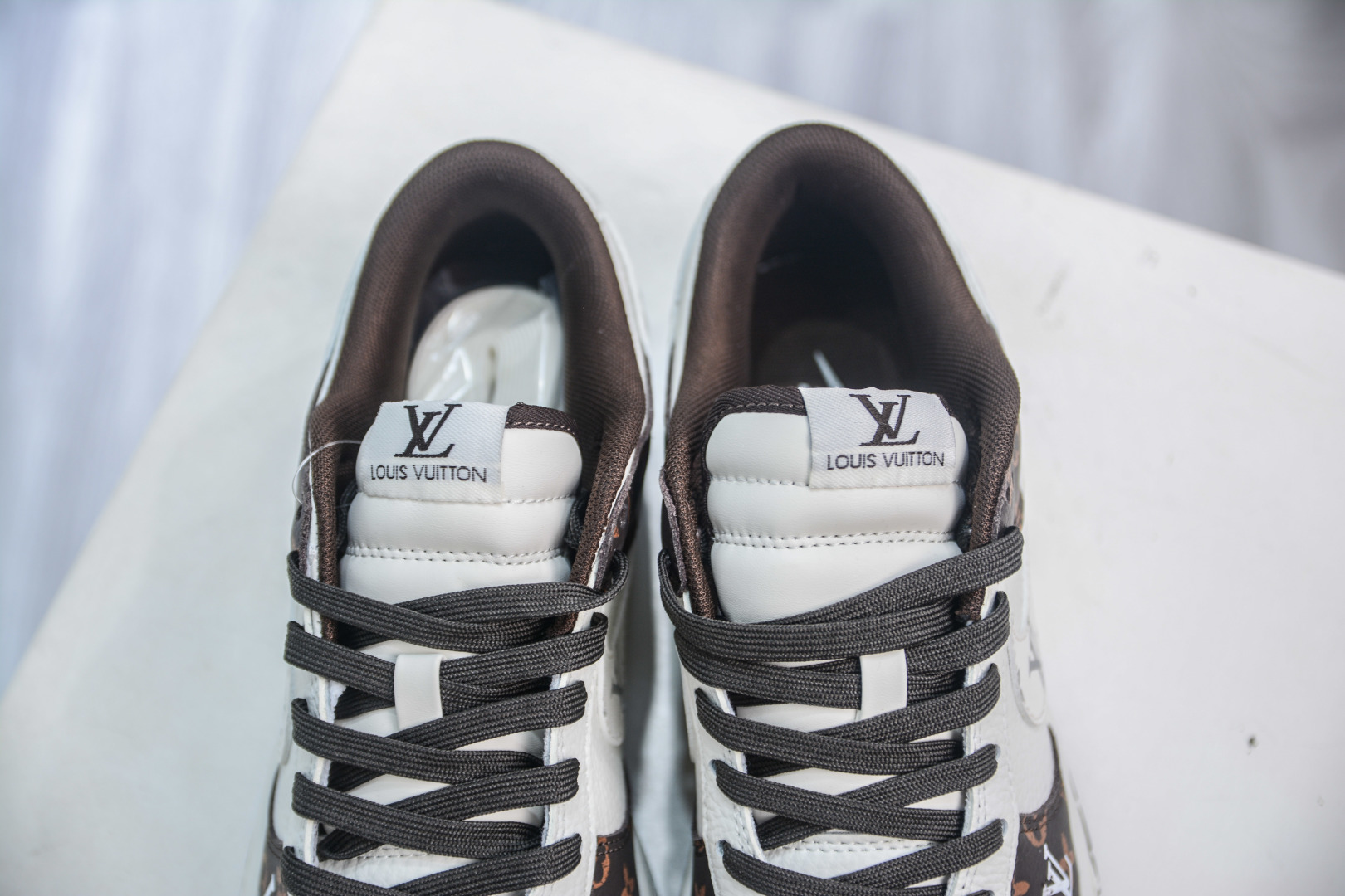 Nike SB Dunk Low x Louis Vuitton White Brown,Original Leather Sneakers 8 cmp i1755884224707 1131 0 7