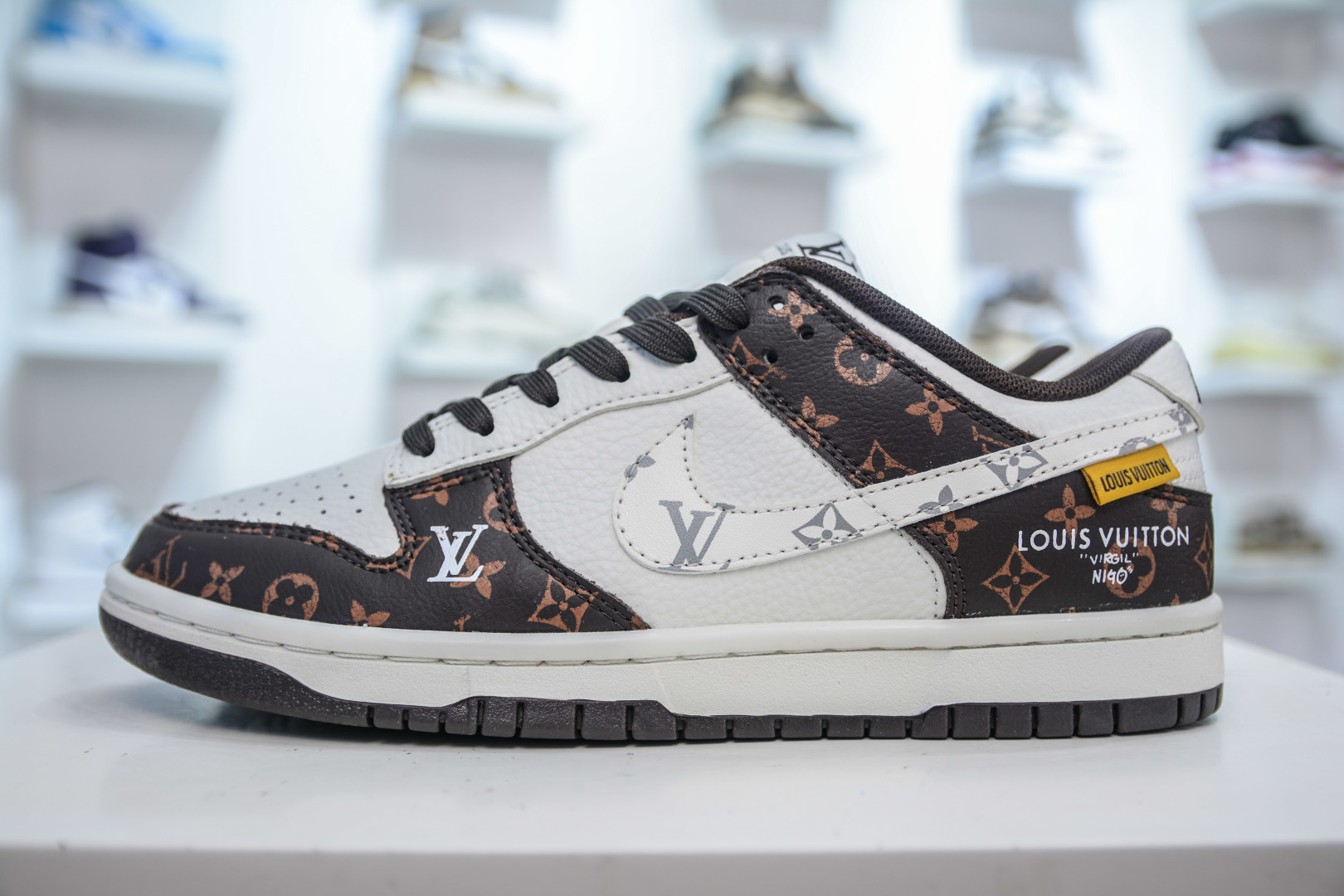 Nike SB Dunk Low x Louis Vuitton White Brown,Original Leather Sneakers 1 cmp i1755884225683 2151 0 0