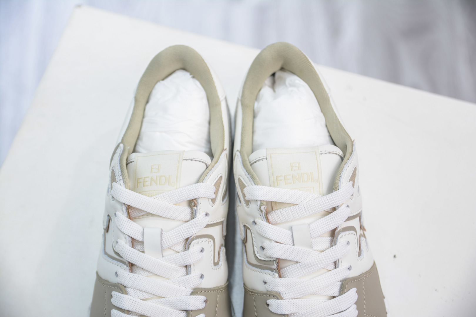 Fendi Match Round Toe Low-Top Sneakers - Premium Quality, Couple Style 9 cmp i1755884385745 3188 0 7
