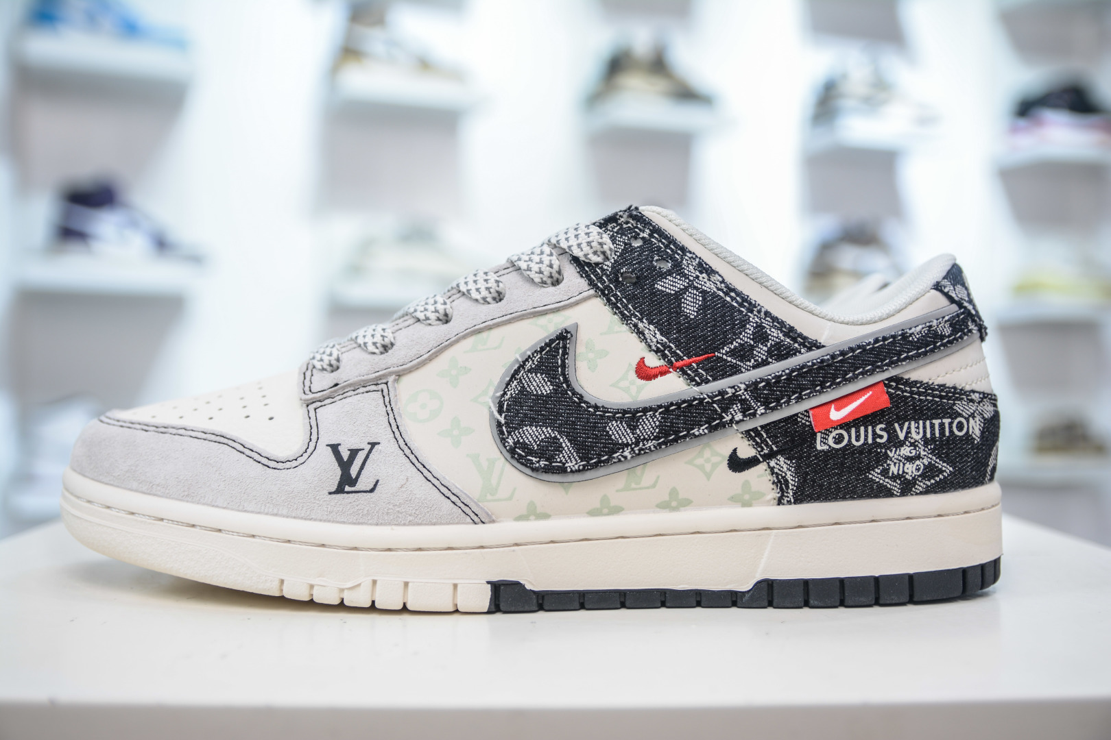 Nike SB Dunk Low x Louis Vuitton White Black Denim Sneakers 2 cmp i1755966415030 6904 0 0
