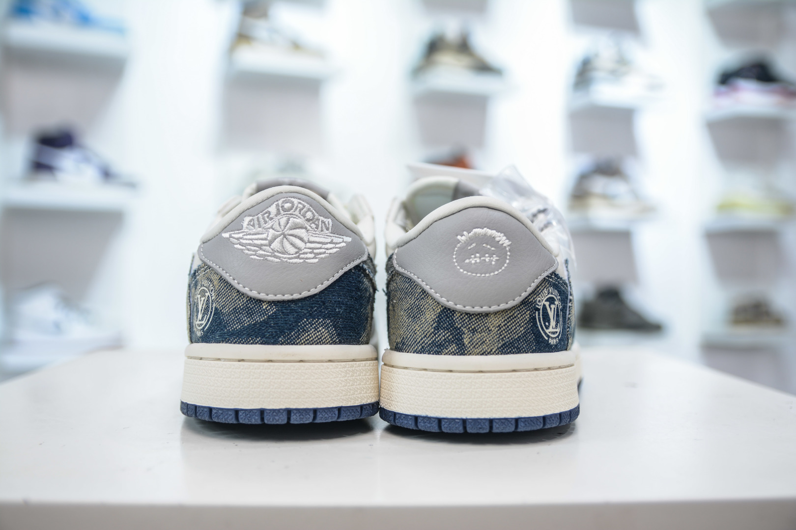 Air Jordan 1 Low x Louis Vuitton White Grey Tie-Dye Denim Sneakers 3 cmp i1755966521582 341 0 1