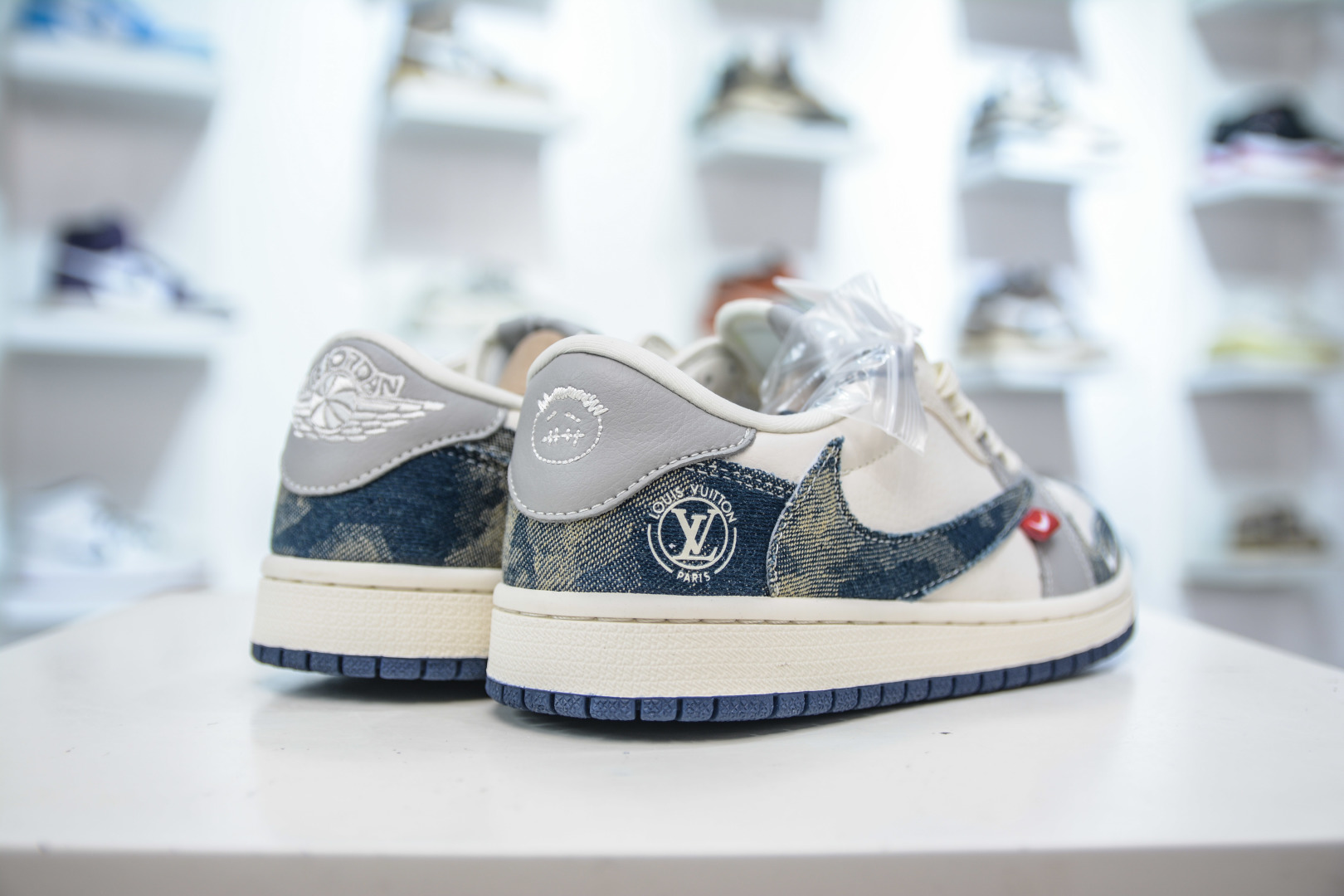 Air Jordan 1 Low x Louis Vuitton White Grey Tie-Dye Denim Sneakers 7 cmp i1755966521582 9136 0 5