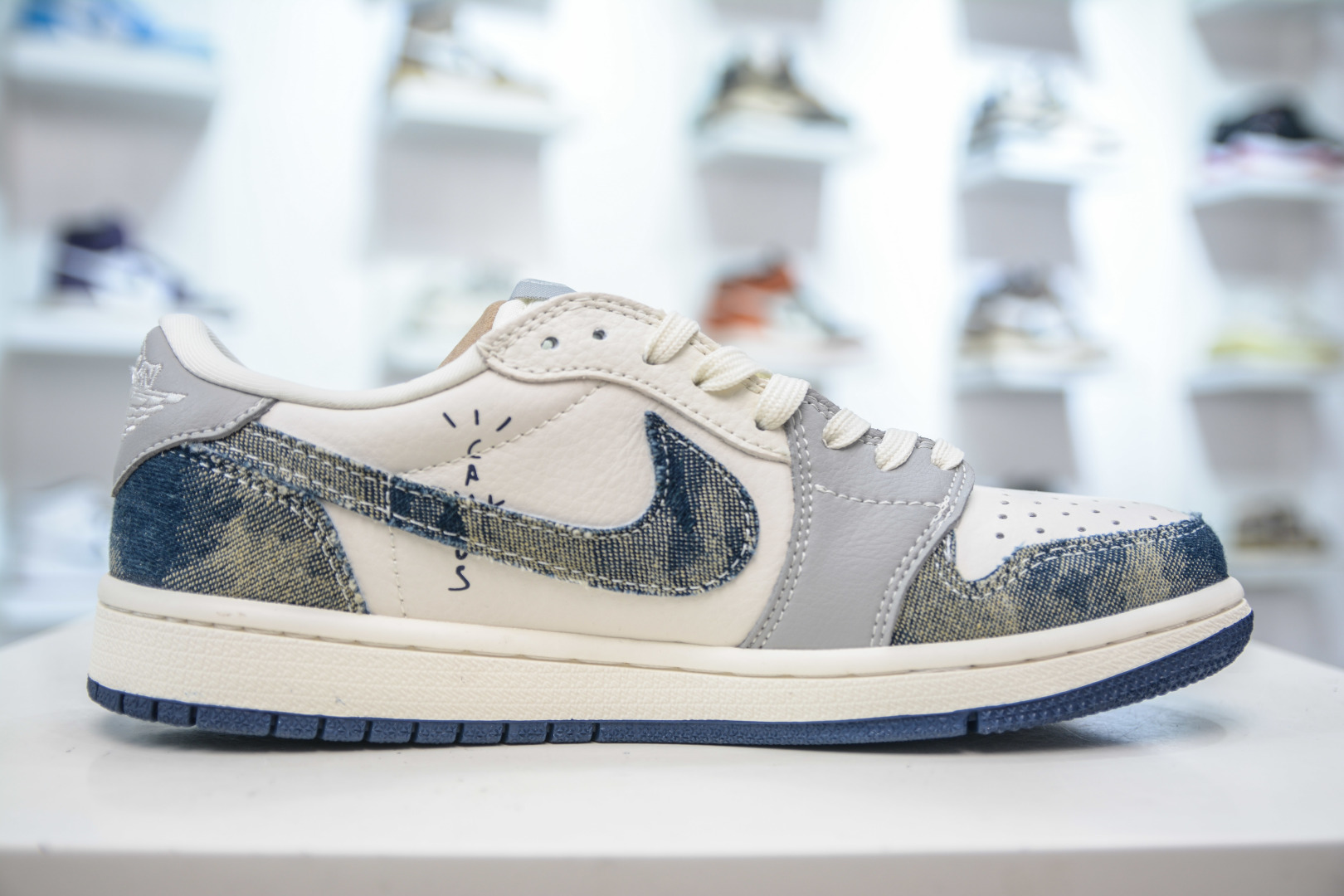 Air Jordan 1 Low x Louis Vuitton White Grey Tie-Dye Denim Sneakers 4 cmp i1755966522466 739 0 2