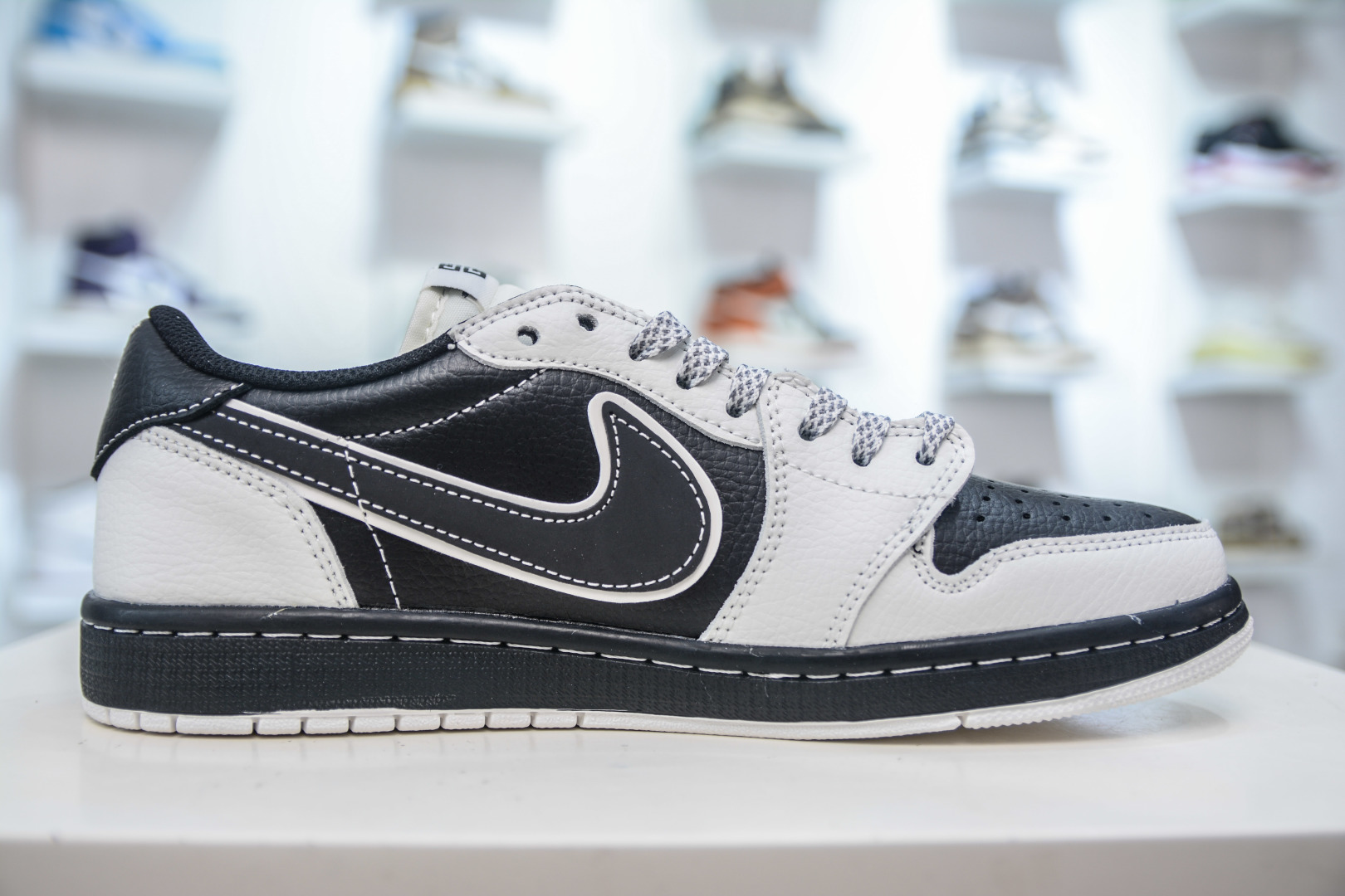 Givenchy Air Jordan 1 Low Custom Sneakers - Black/White Leather 4 cmp i1755966578487 7825 0 2