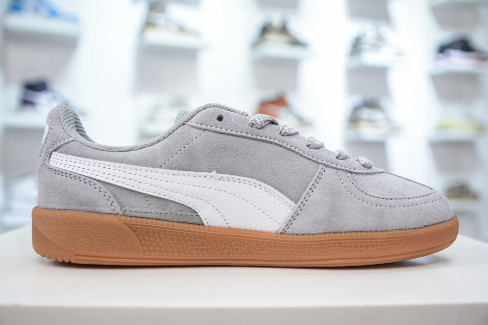 PUMA Palermo Leather Sneakers: Low-Top, Retro-Inspired, and Versatile Style 3 cmp i1755966815002 2262 0 2