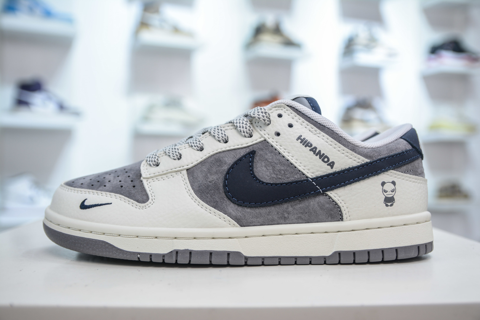 Nike SB Dunk Low x BE@RBRICK "Hipanda" White Grey Sneakers 2 cmp i1755966960565 9710 0 0