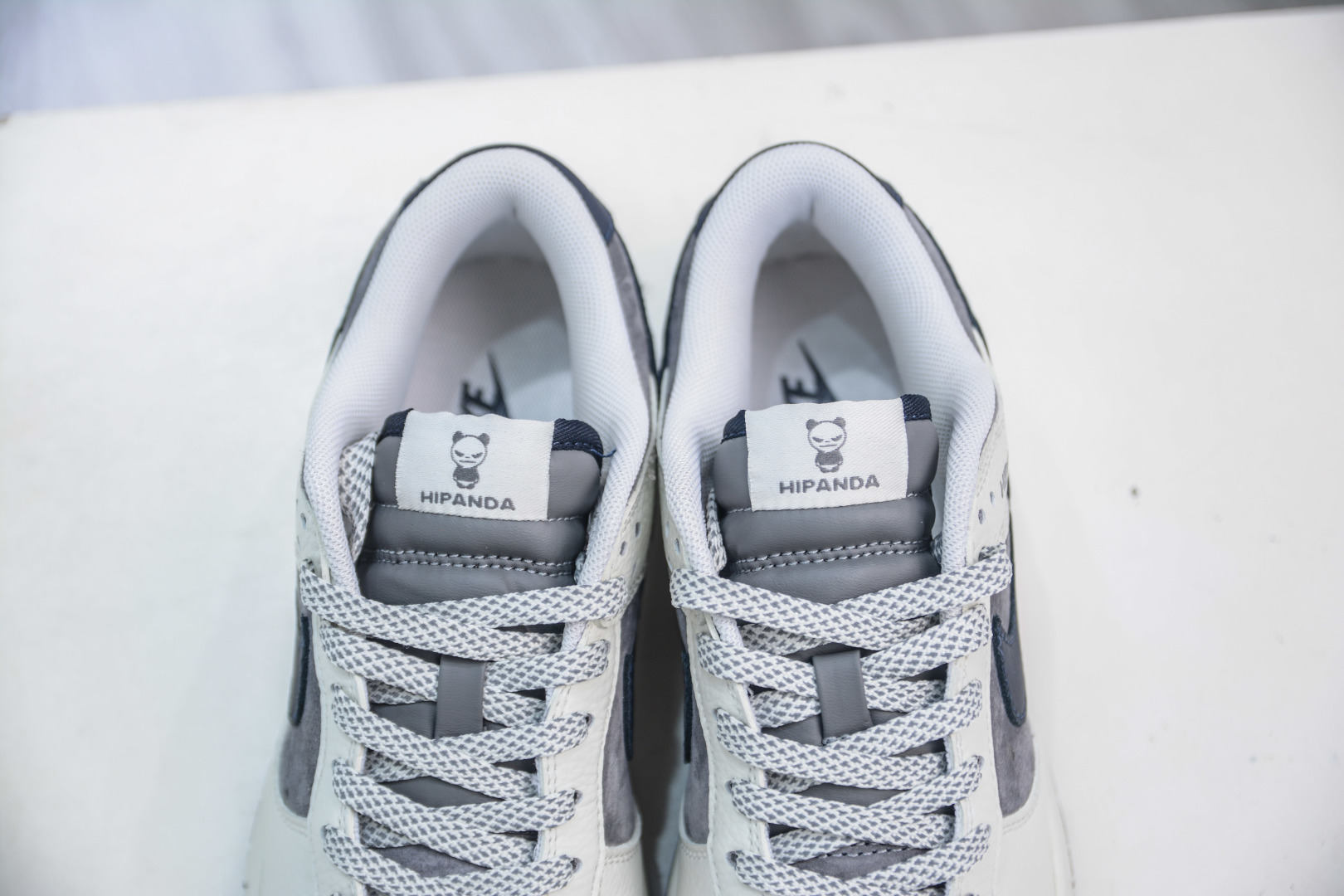 Nike SB Dunk Low x BE@RBRICK "Hipanda" White Grey Sneakers 9 cmp i1755966960620 4067 0 7