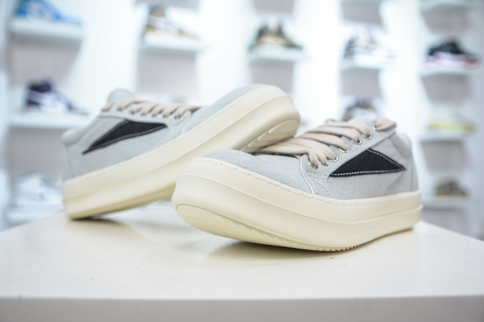 Rick Owens Hollywood Suede Low-Top Sneakers - Round Toe, Lace-Up Design 5 cmp i1755967154362 4767 0 3