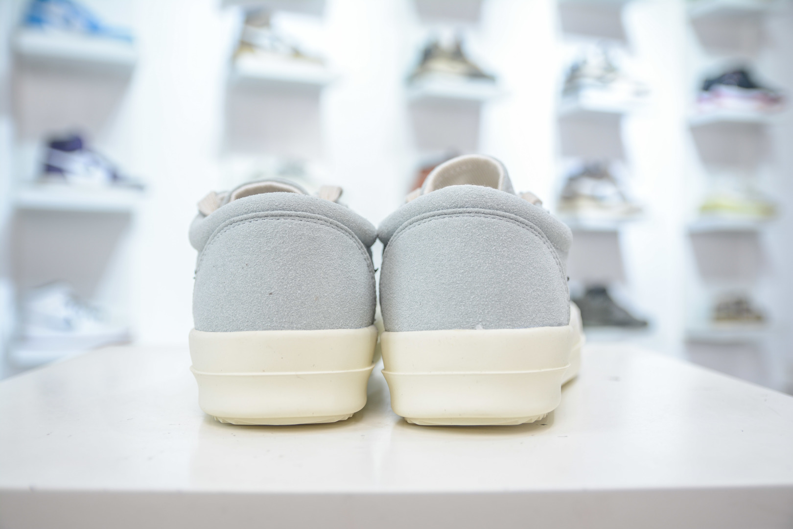 Rick Owens Hollywood Suede Low-Top Sneakers - Round Toe, Lace-Up Design 3 cmp i1755967155375 6392 0 1