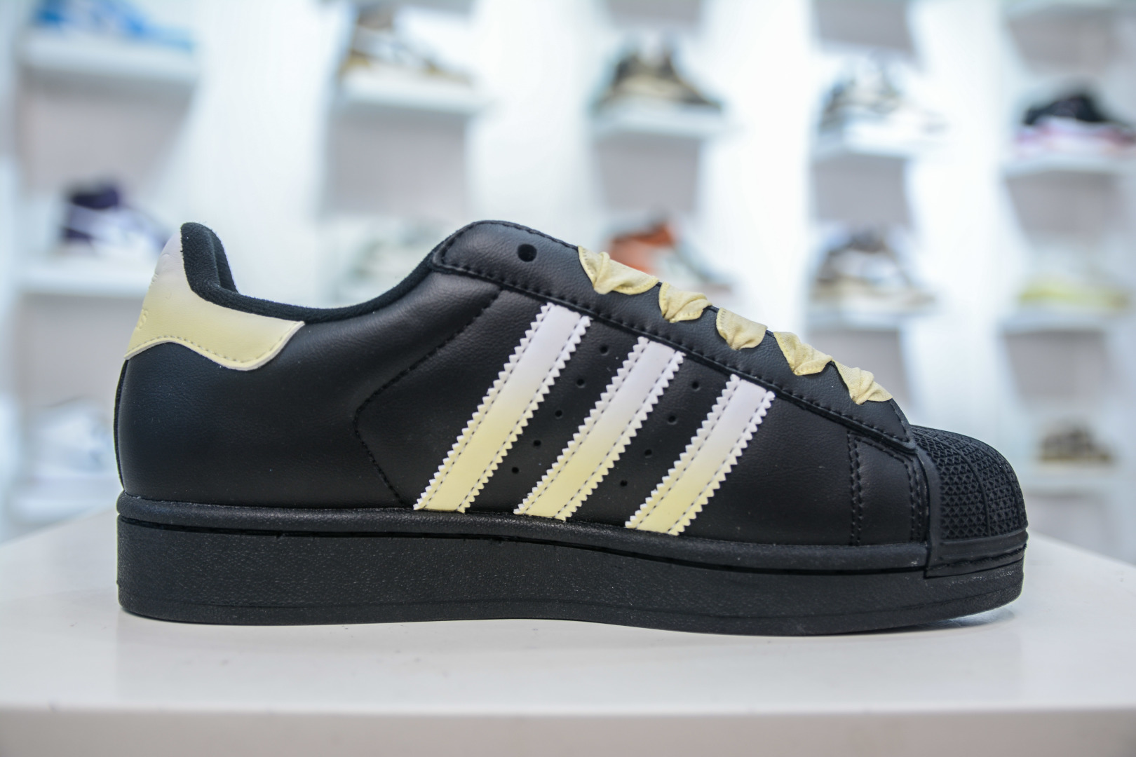 Adidas Originals Superstar Black/Yellow Gradient Leather Shell Toe Sneakers 3 cmp i1756052890961 7800 0 2
