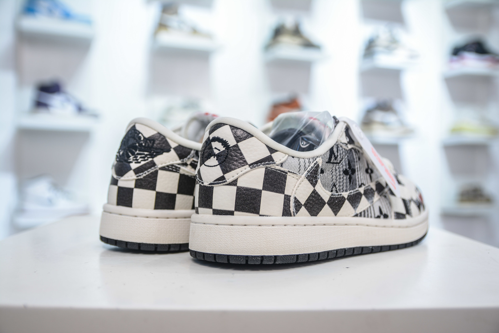 Air Jordan 1 Low x Louis Vuitton Black/White Custom Edition Sneakers 6 cmp i1756053655943 535 0 5
