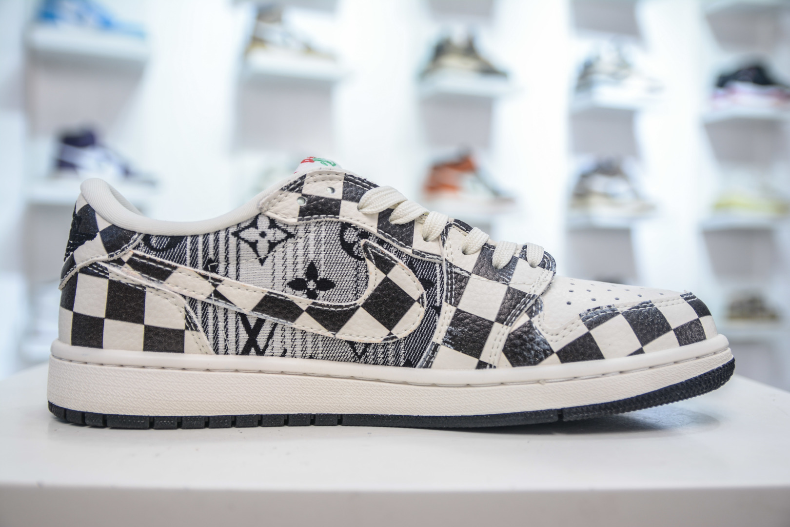 Air Jordan 1 Low x Louis Vuitton Black/White Custom Edition Sneakers 3 cmp i1756053655943 6862 0 2