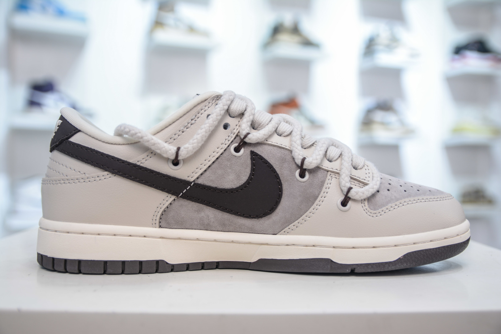 Nike SB Dunk Low x Louis Vuitton Coffee Au Lait Collaboration Sneakers 3 cmp i1756054240723 468 0 2