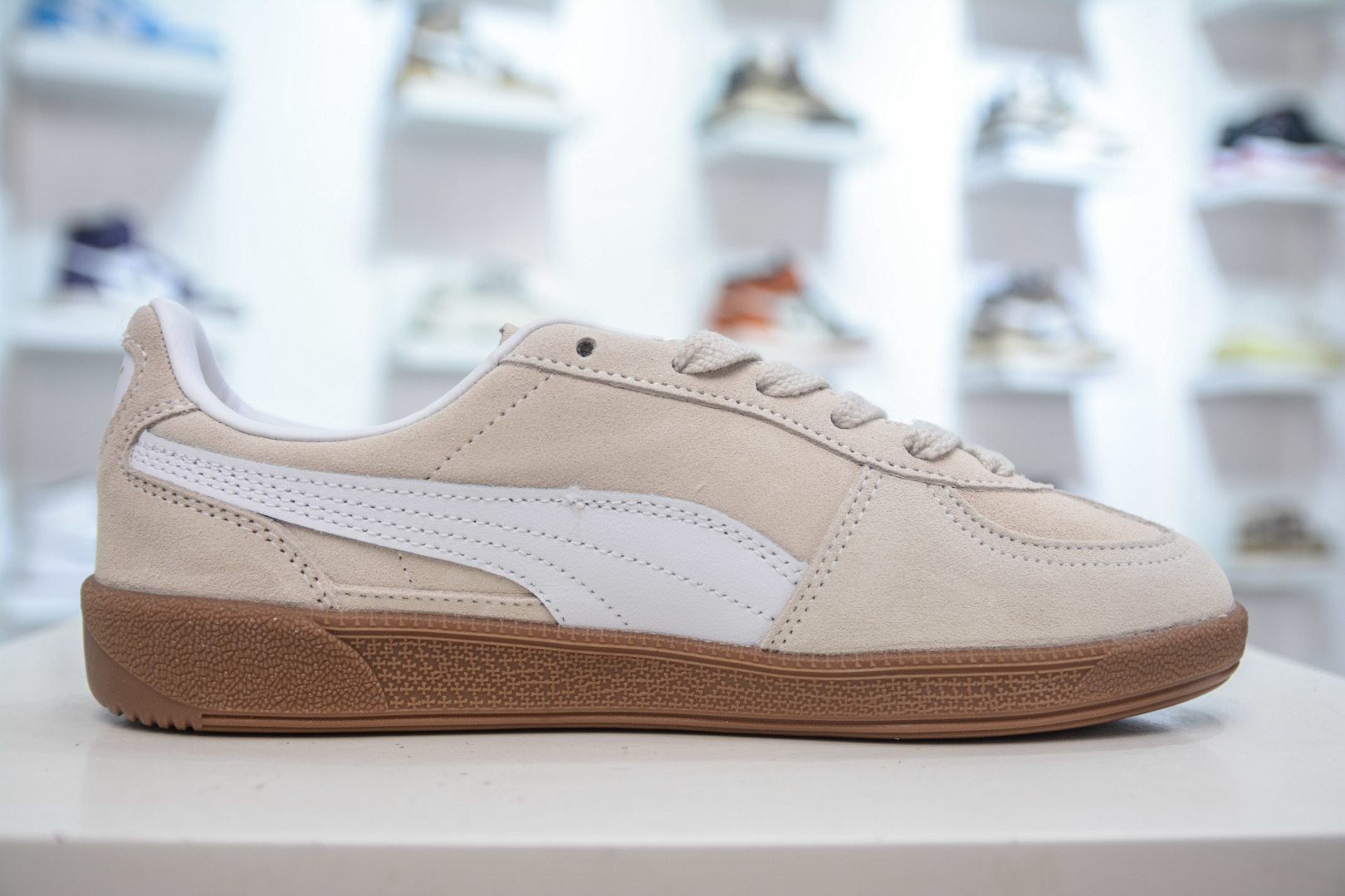 Puma Palermo Leather Sneakers - Retro Style, Suede and Leather Mix 4 cmp i1756139404302 781 0 2
