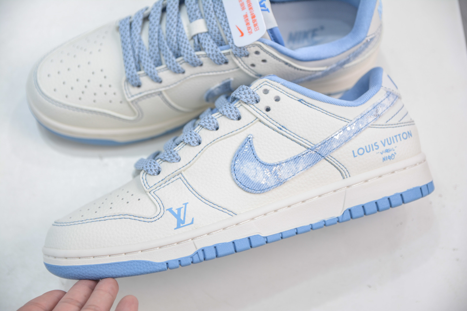 Nike SB Dunk Low x Louis Vuitton Ice Blue Denim Sneakers JP1628-028 7 cmp i1756140399913 7715 0 6