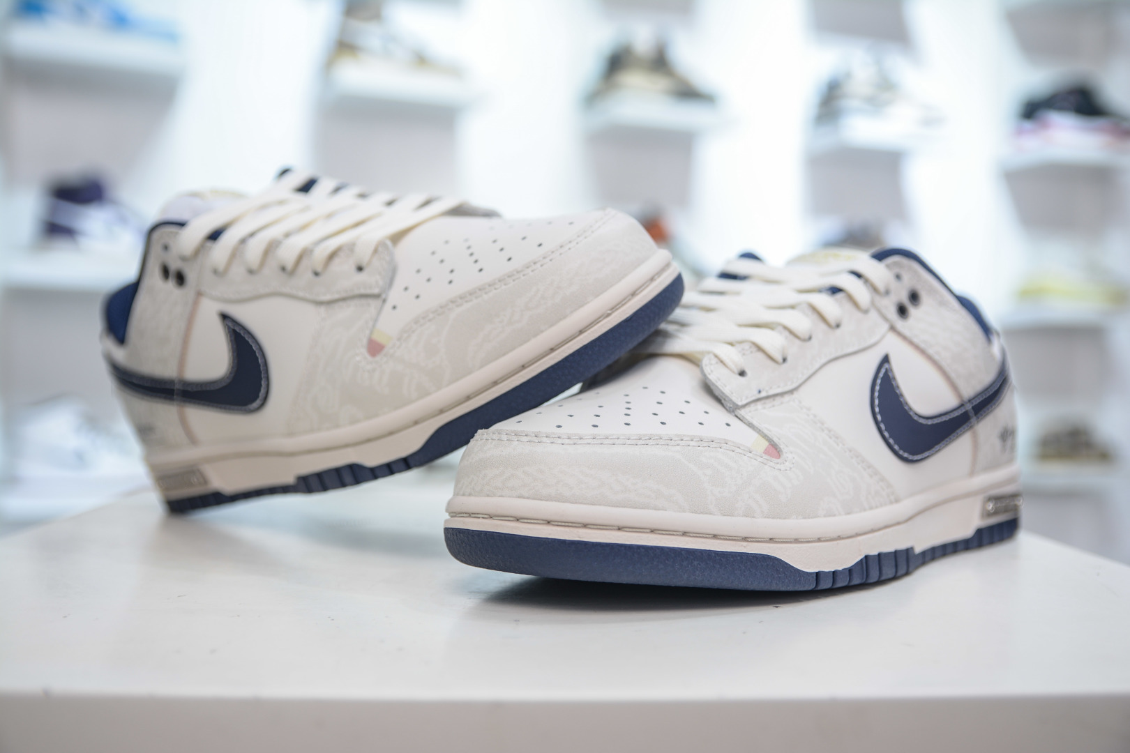 270 Nike Dunk Low 神谕之心 当高原的梵唱撞上街头节奏 WB0414-027