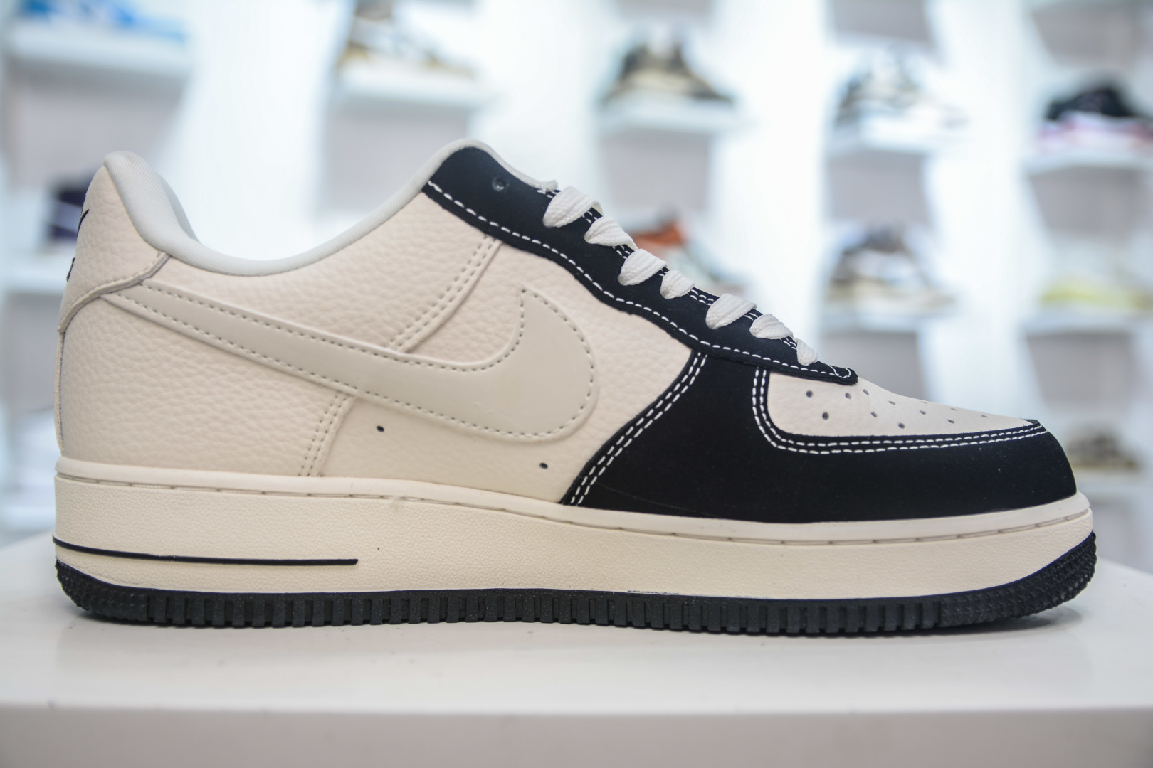 260 Nike Air Force 1 Low 07 鲨鱼 米白黑 DD1982-316-Chinese UA Cheap High Quatity Brand Clothes Bags handbags Sneakers wholesale wholesaler seller from China Factory suppliers Fashion Clothing Shoes best Quality Beautiful Price 260 Nike Air Force 1 Low 07 鲨鱼 米白黑 DD1982-316