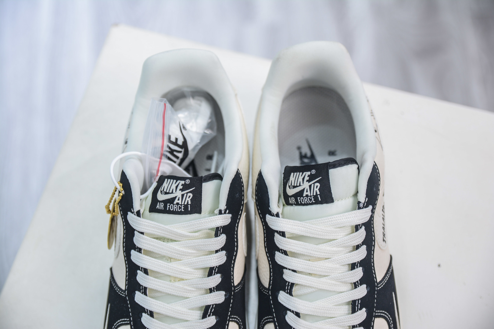 260 Nike Air Force 1 Low 07 鲨鱼 米白黑 DD1982-316-Chinese UA Cheap High Quatity Brand Clothes Bags handbags Sneakers wholesale wholesaler seller from China Factory suppliers Fashion Clothing Shoes best Quality Beautiful Price 260 Nike Air Force 1 Low 07 鲨鱼 米白黑 DD1982-316