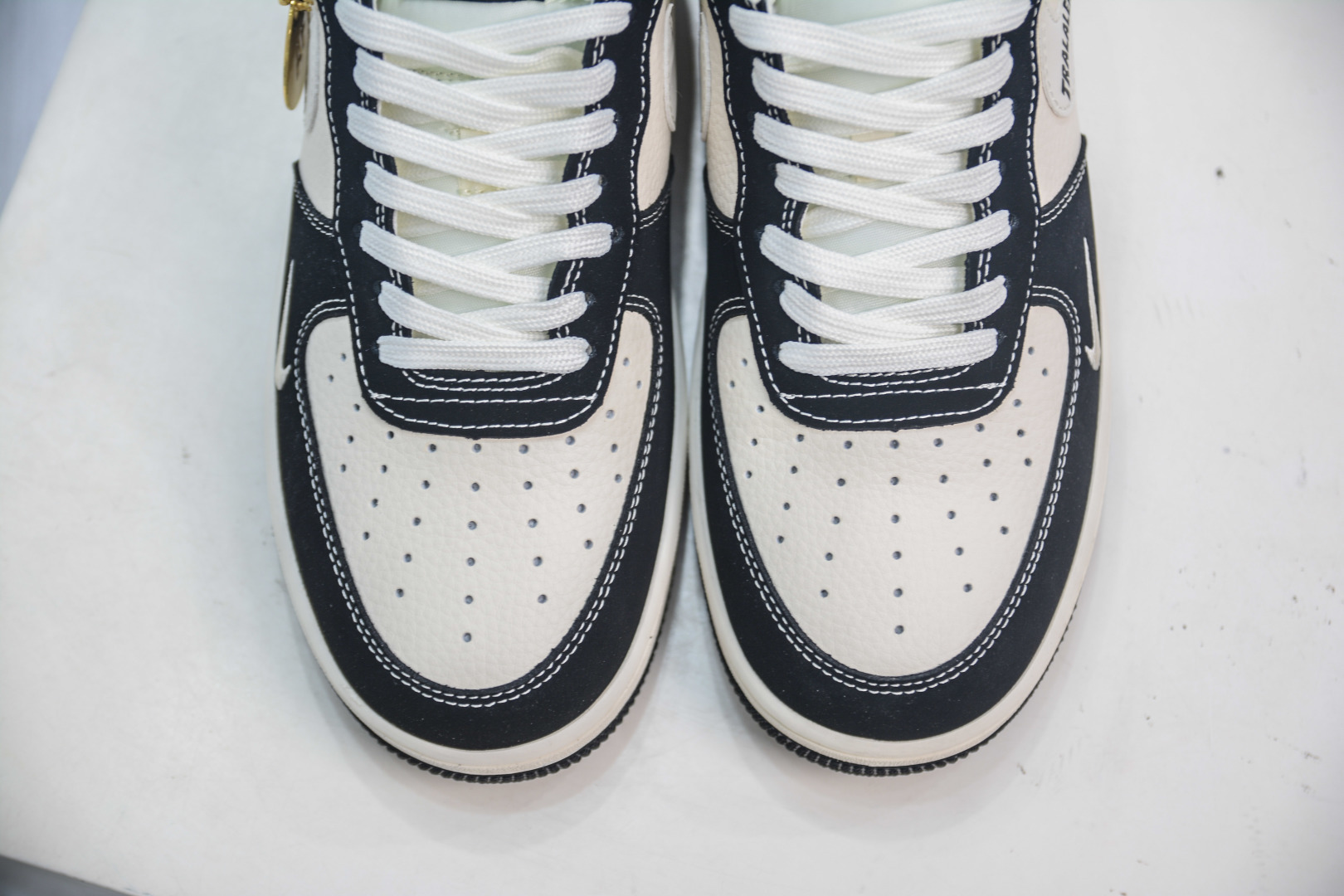 260 Nike Air Force 1 Low 07 鲨鱼 米白黑 DD1982-316-Chinese UA Cheap High Quatity Brand Clothes Bags handbags Sneakers wholesale wholesaler seller from China Factory suppliers Fashion Clothing Shoes best Quality Beautiful Price 260 Nike Air Force 1 Low 07 鲨鱼 米白黑 DD1982-316