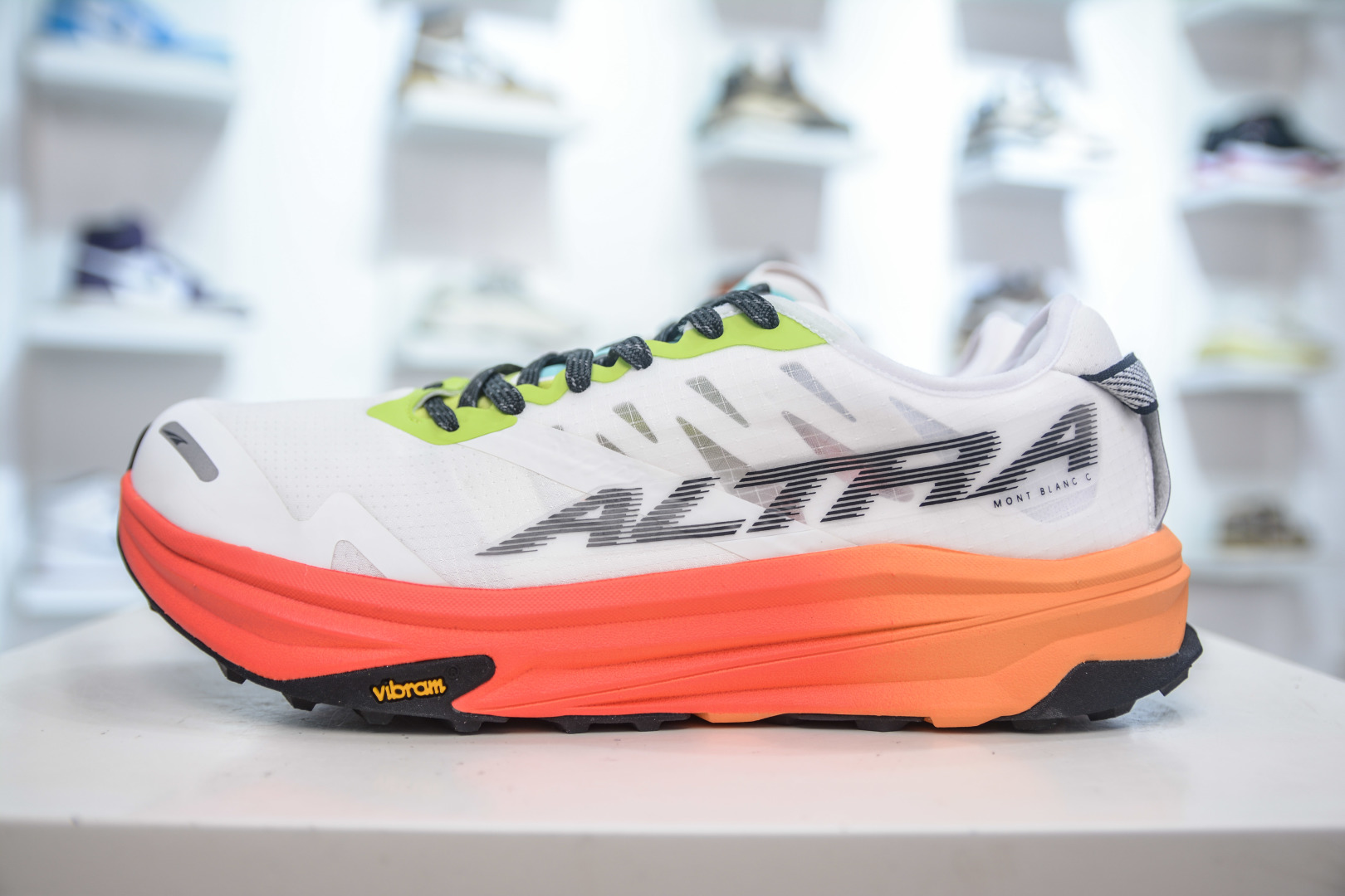 Altra Mont Blanc Carbon Trail Running Shoes - Comfortable, Durable, and Stylish 1 cmp i1756140730570 7977 0 0