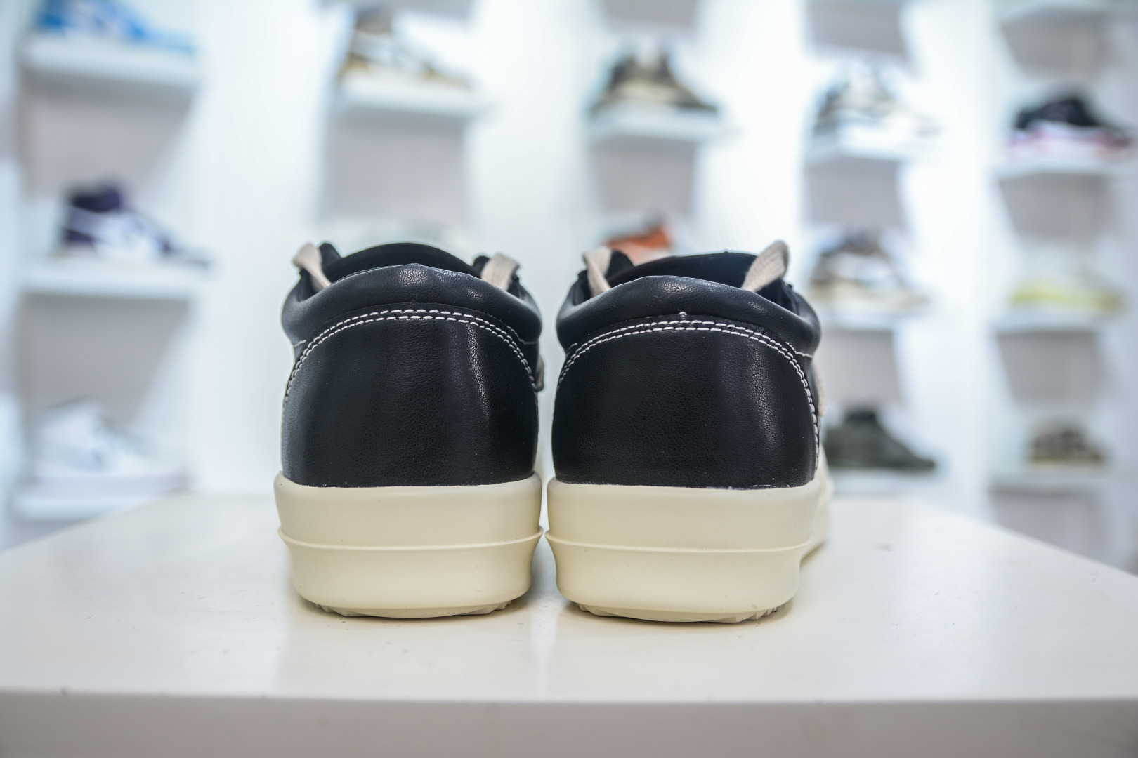 RICK OWENS Hollywood Black Leather Low-Top Lace-Up Sneakers Round Toe 3 cmp i1756140787740 4220 0 1