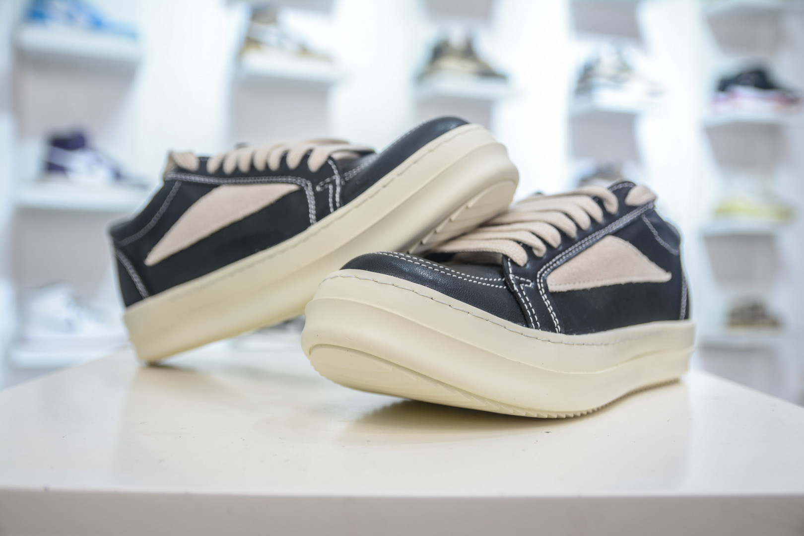 RICK OWENS Hollywood Black Leather Low-Top Lace-Up Sneakers Round Toe 5 cmp i1756140789185 4151 0 3