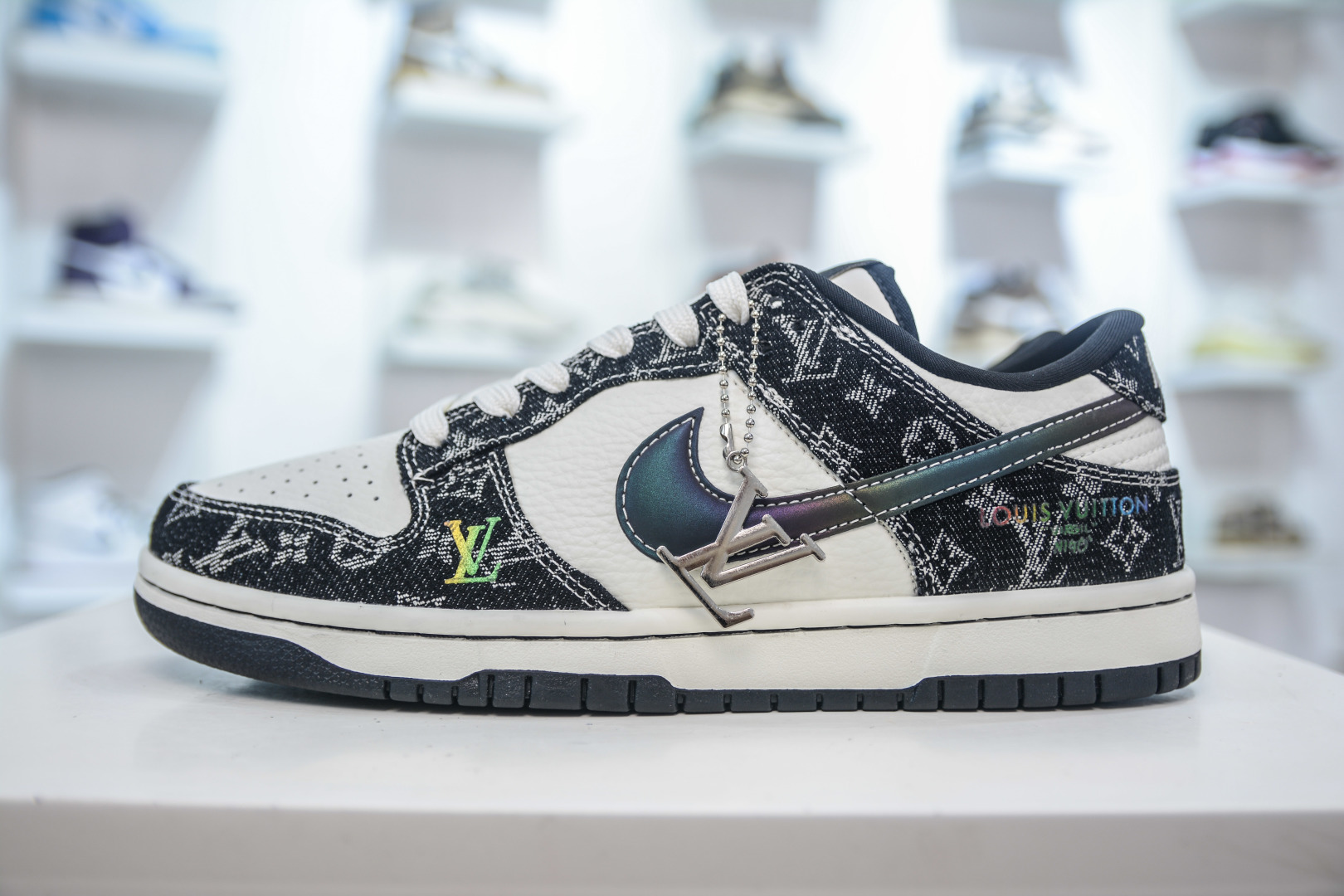 Nike SB Dunk Low x Louis Vuitton Black Laser Gradient Sneakers 1 cmp i1756232005126 1558 0 0