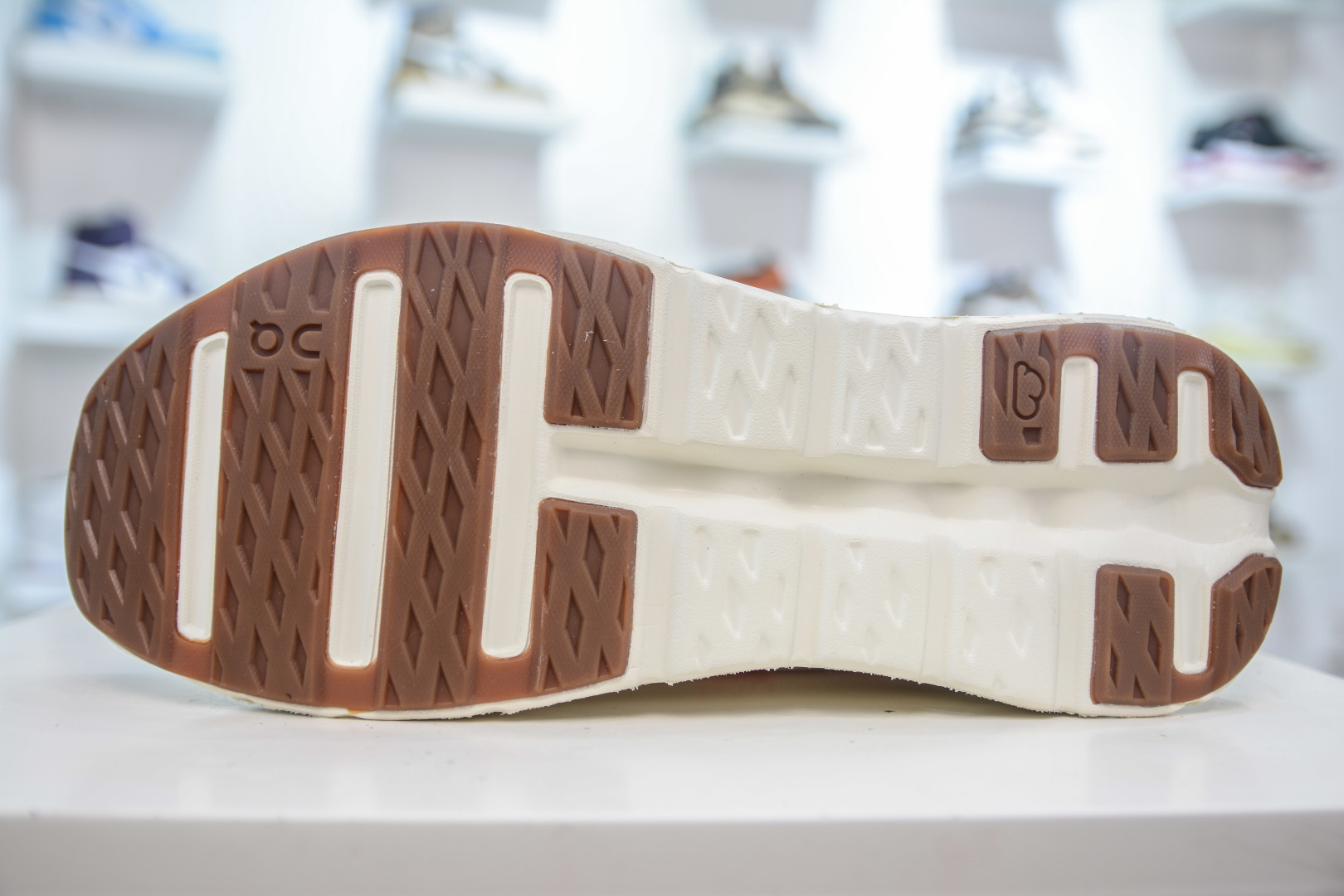 On Cloudtilt 2.0 Loewe Collab Running Shoes - Lightweight & Comfortable 6 cmp i1756232243769 1626 0 4