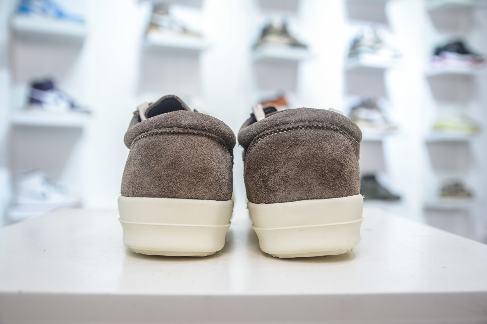Rick Owens Hollywood Suede Low-Top Sneakers - Round Toe, Lace-Up Design 2 cmp i1756232700841 7819 0 1