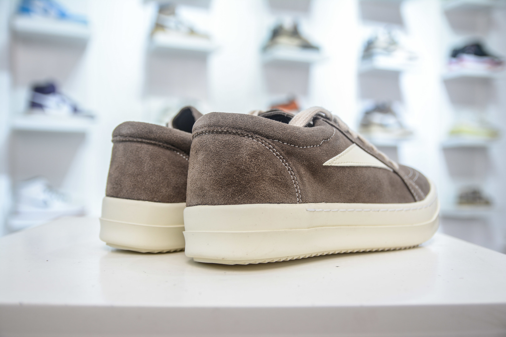 Rick Owens Hollywood Suede Low-Top Sneakers - Round Toe, Lace-Up Design 6 cmp i1756232700843 4681 0 5