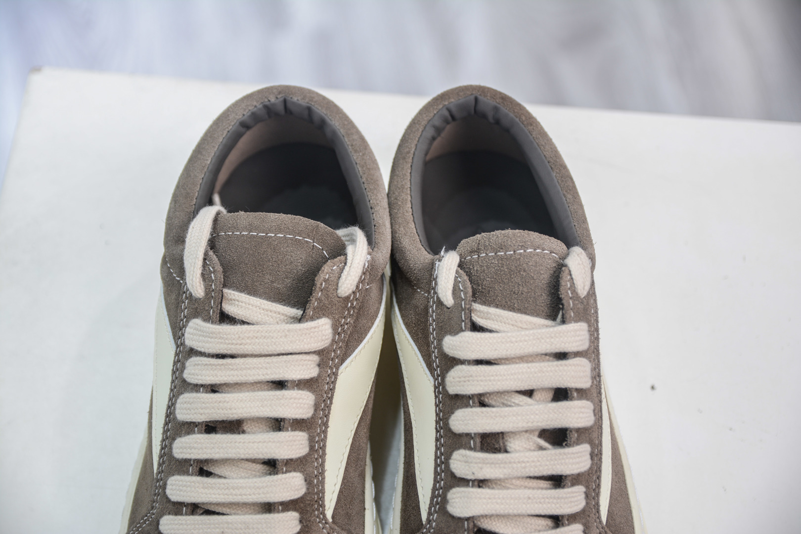 Rick Owens Hollywood Suede Low-Top Sneakers - Round Toe, Lace-Up Design 8 cmp i1756232700844 4217 0 7