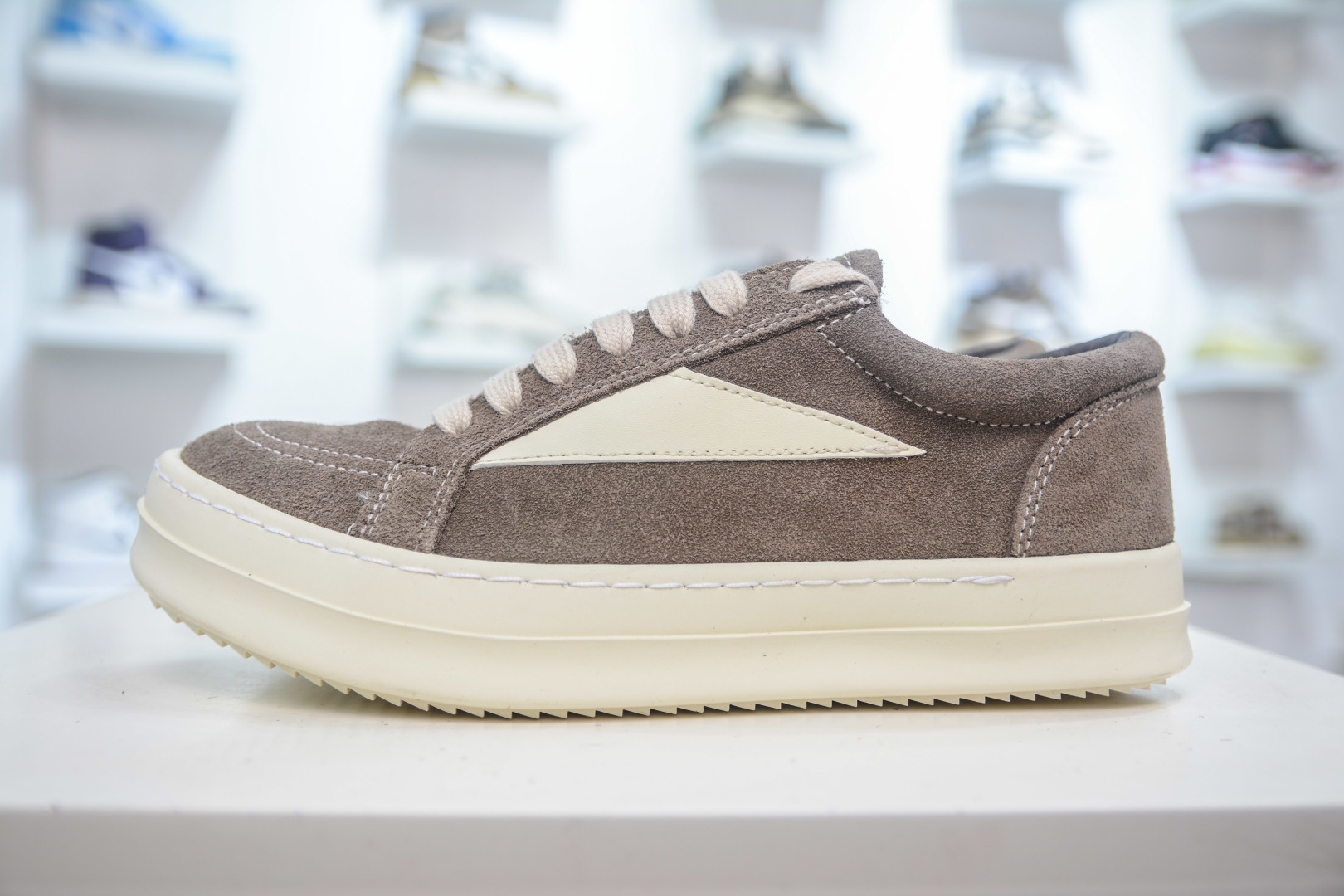 Rick Owens Hollywood Suede Low-Top Sneakers - Round Toe, Lace-Up Design 1 cmp i1756232702234 9790 0 0