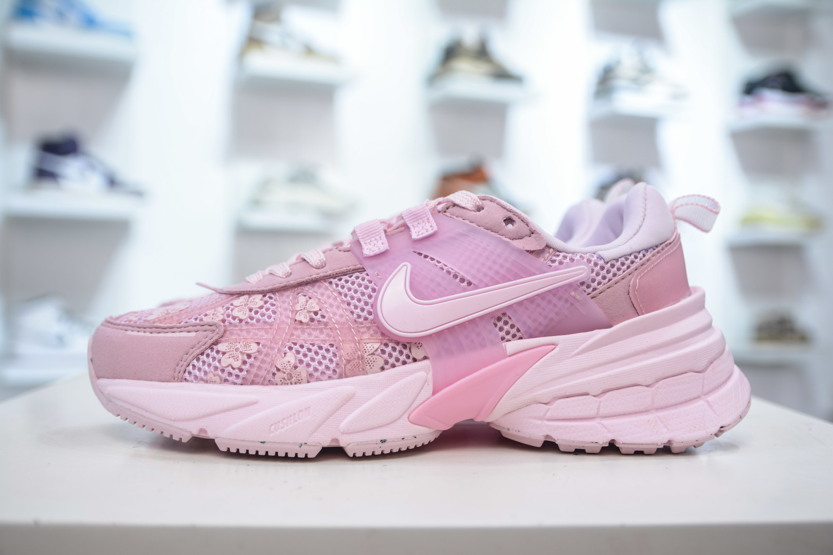 Nike V2K Runtekk Women's Low-Top Running Shoes - Cushioned, Breathable, Retro 1 cmp i1756317013384 1500 0 0