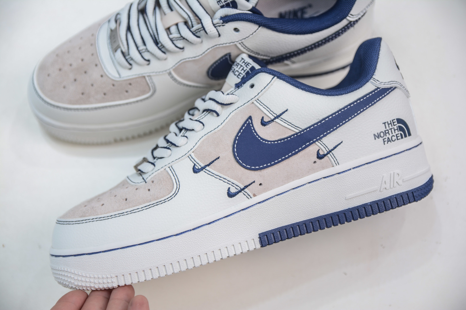 Nike Air Force 1 '07 Low x The North Face - White/Grey/Blue 8 cmp i1756317530613 9516 0 6