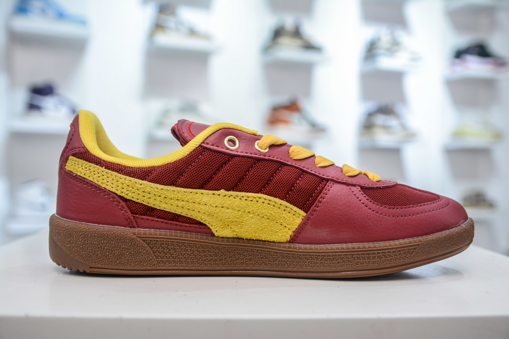 Puma Palermo Leather Low-Top Sneakers - Retro Style, Comfortable and Durable 4 cmp i1756317863662 1281 0 2