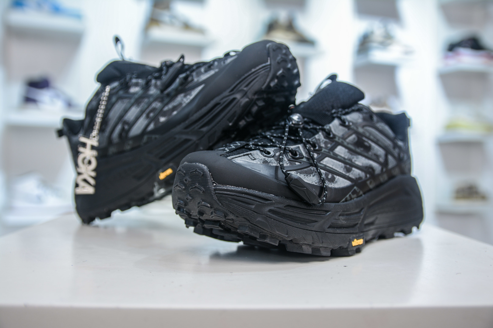 Hoka Mafate Three 2: Lightweight Trail Running Shoes with Vibram Outsole 4 cmp i1756317968156 5668 0 3