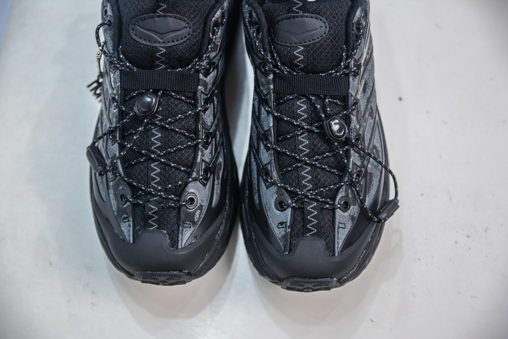 Hoka Mafate Three 2: Lightweight Trail Running Shoes with Vibram Outsole 9 cmp i1756317968210 6076 0 8