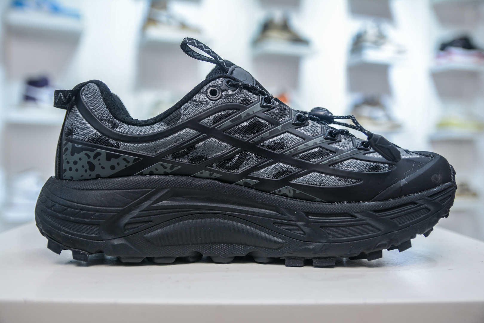 Hoka Mafate Three 2: Lightweight Trail Running Shoes with Vibram Outsole 3 cmp i1756317969067 5430 0 2