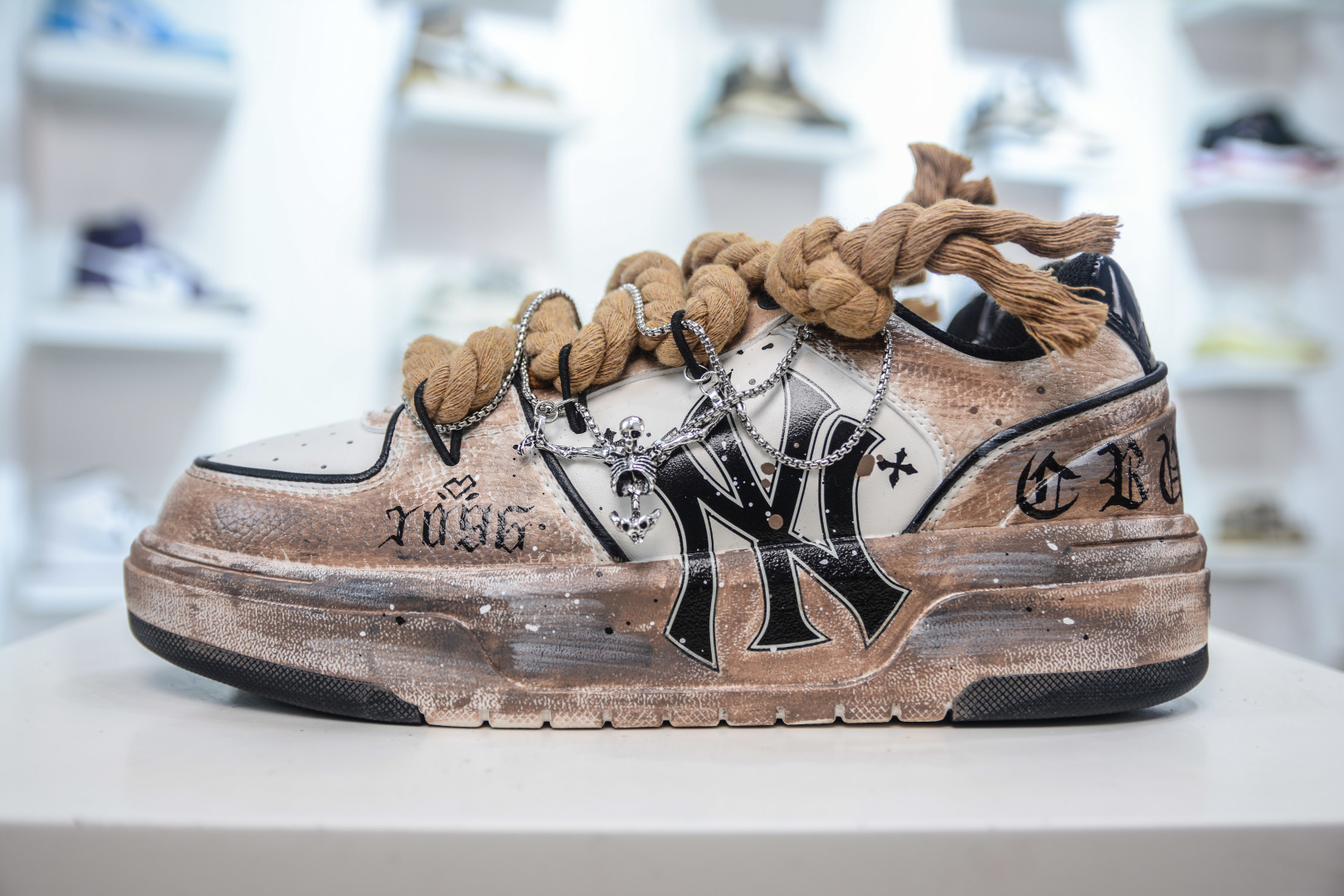 MLB NY Yankees Graffiti Chunky Sneakers - Hidden Heel, Distressed Look 2 cmp i1756318086979 9549 0 0