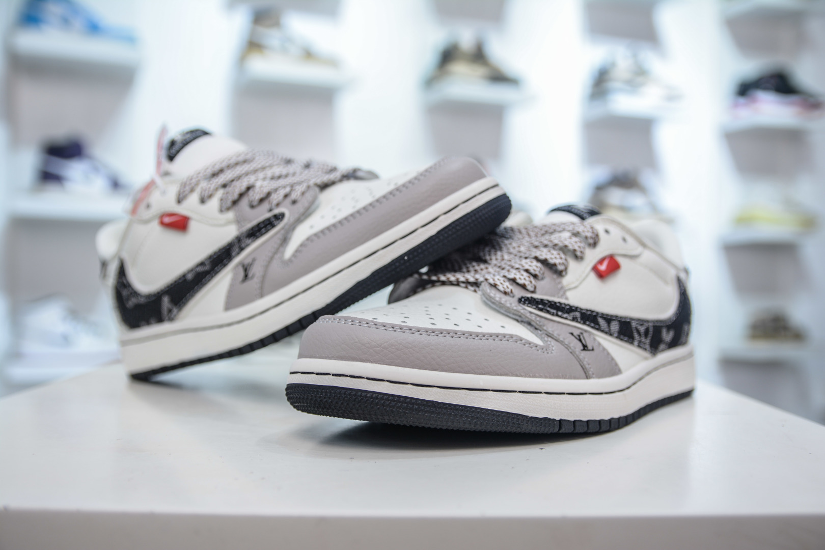 TS x Air Jordan x Louis Vuitton AJ1 Low 倒钩低帮LV联名-米黑牛仔 JW1188-143